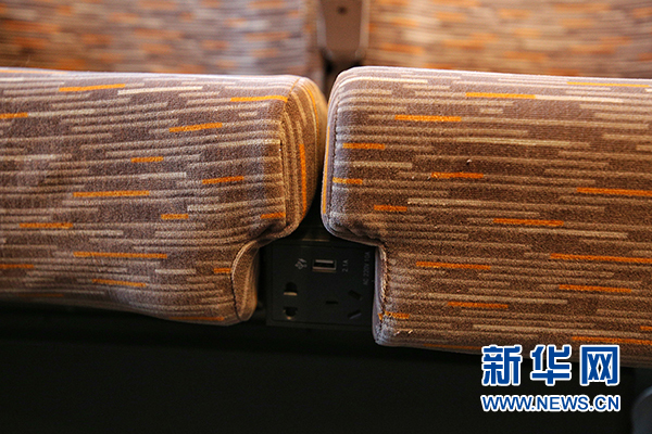 “复兴号”在京津城际上线运行 全程有电有wifi
