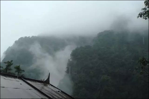 到峨眉潇洒走一回 览尽峨眉瑰丽风光