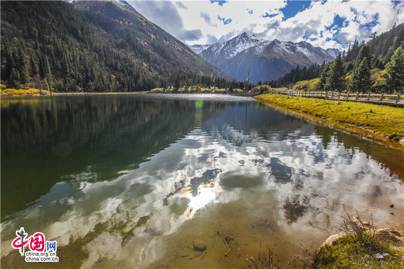 达古冰山﹐独一无二的美轮美奂(组图)(11)_今日