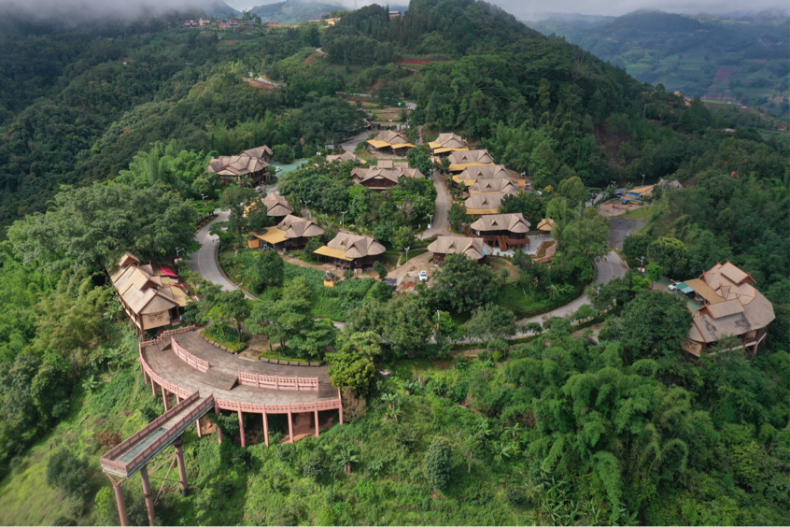 云南西盟：文旅活动精彩纷呈 佤族特色村寨国庆假期人气十足