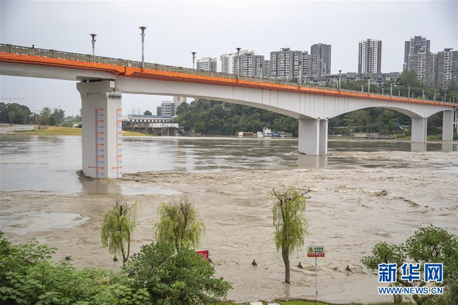 重庆潼南迎来过境洪水