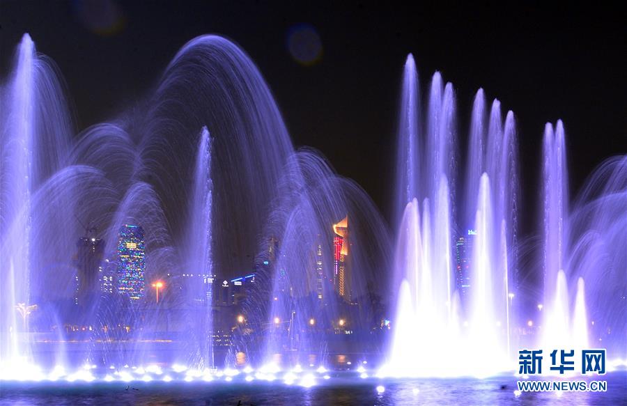 科威特：炫彩灯光喷泉秀