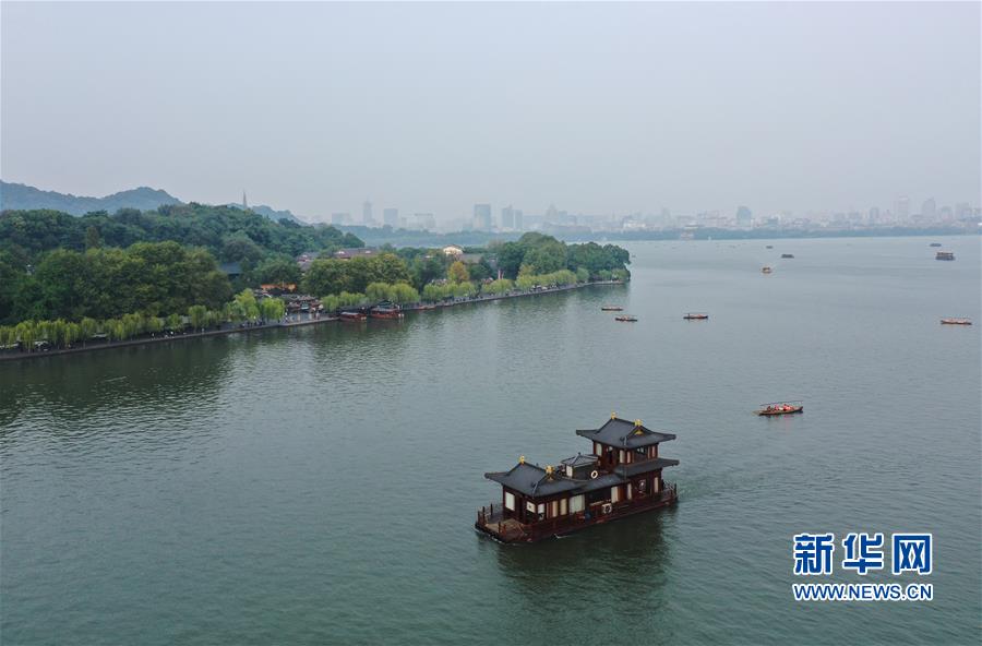 杭州西湖：秋色淡染