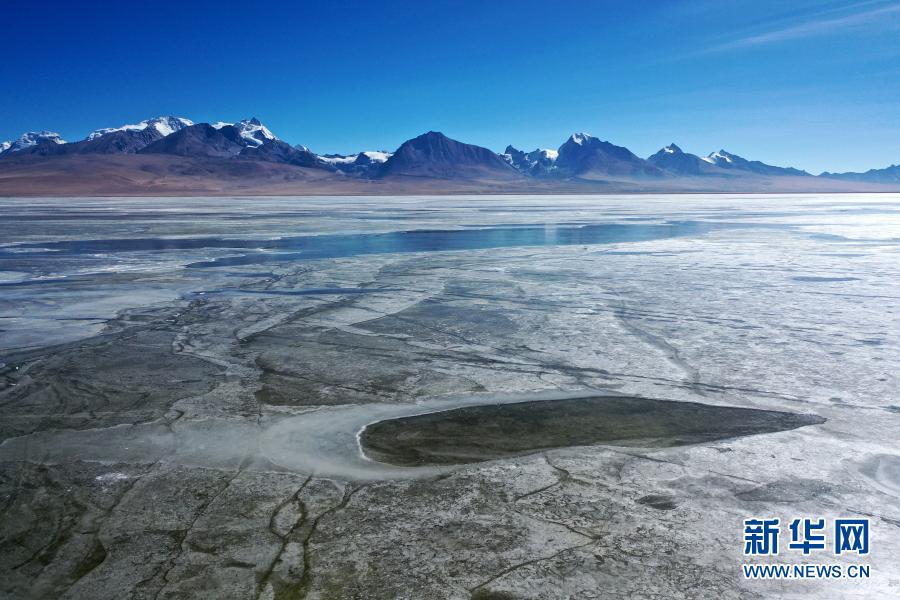 西藏：冰封多庆错