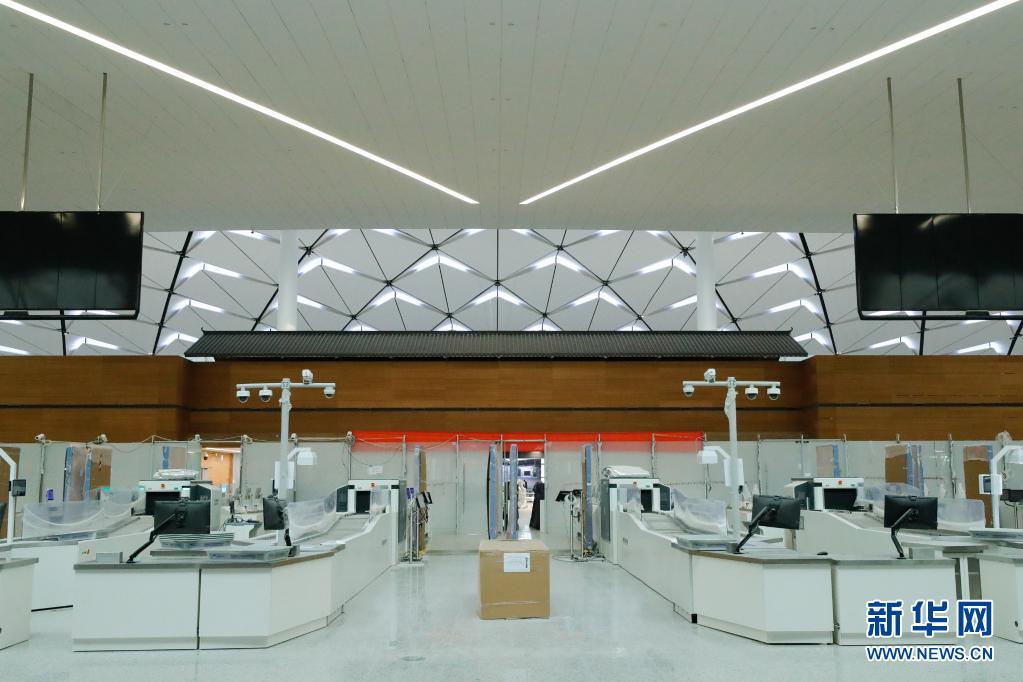 成都天府国际机场航站区竣工