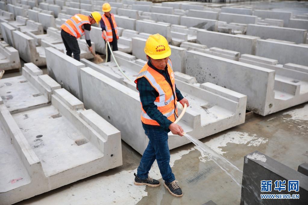 贵南高铁建设首次大规模运用新式施工工艺