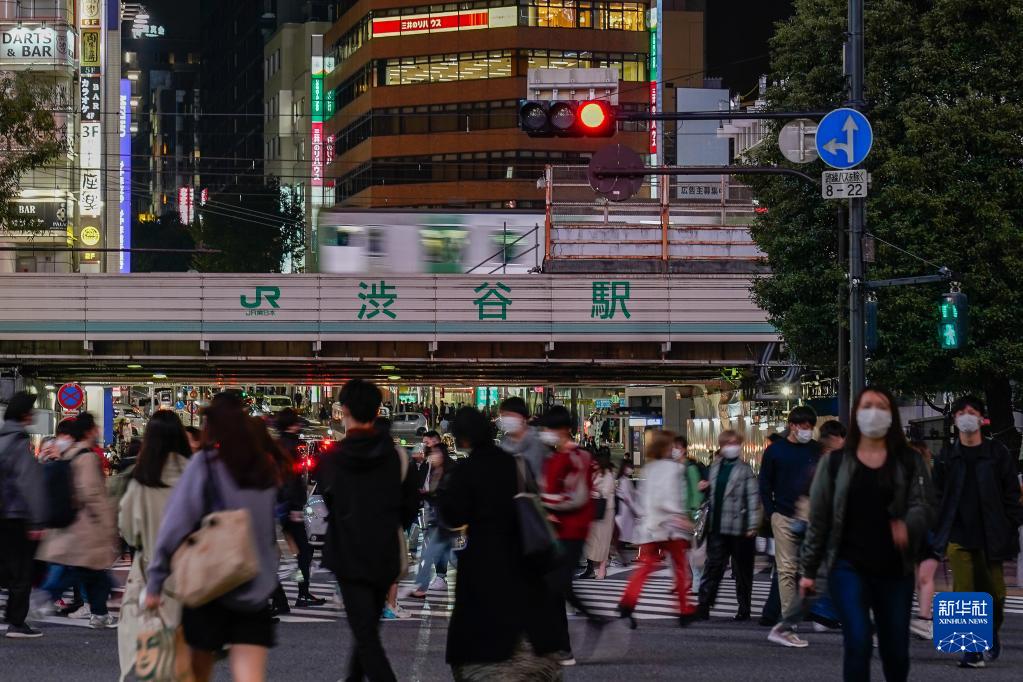 日本东京和大阪等地取消餐馆防疫限制