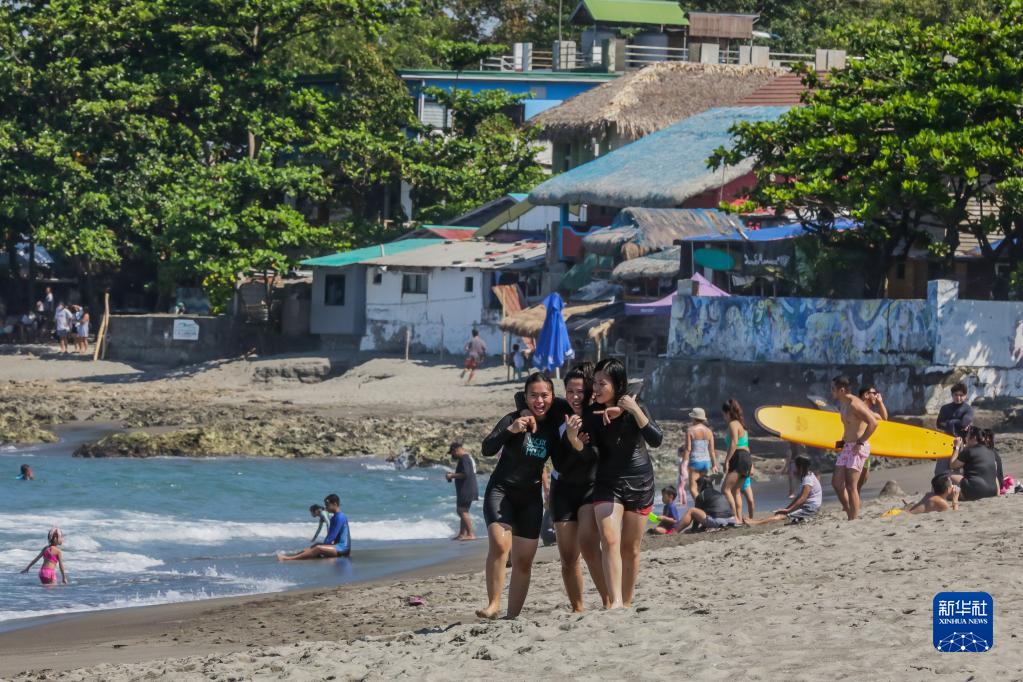 菲律宾：海滨出游欢度周末