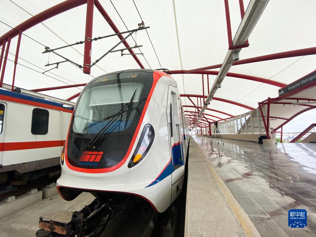中国造轻轨列车在墨西哥跑出发展“加速度”