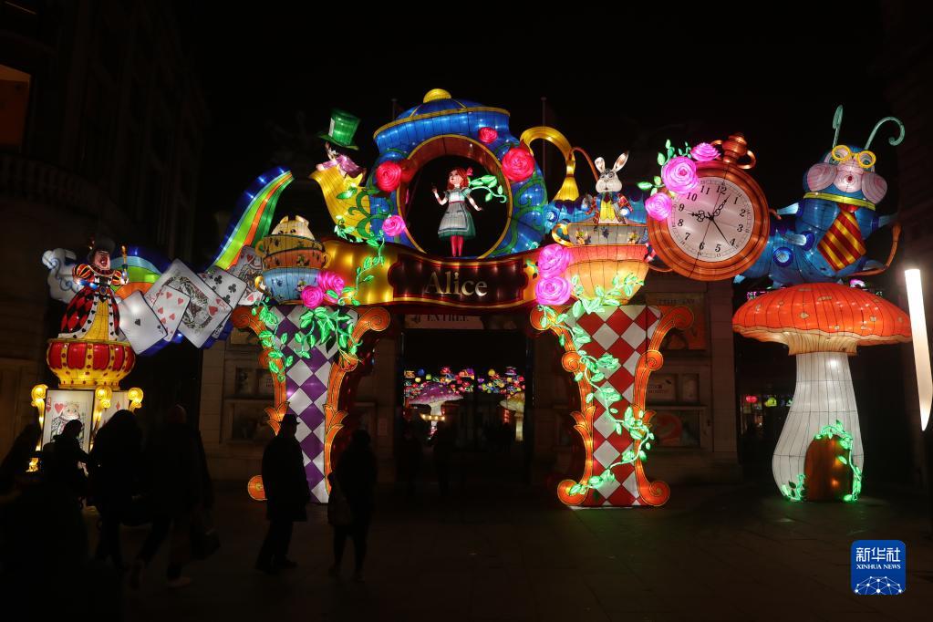 比利时：“中国花灯”携手“欧洲童话”