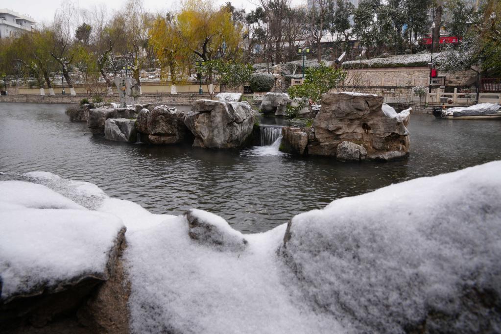 这个冬季，泉城济南首次出现“千泉竞喷”