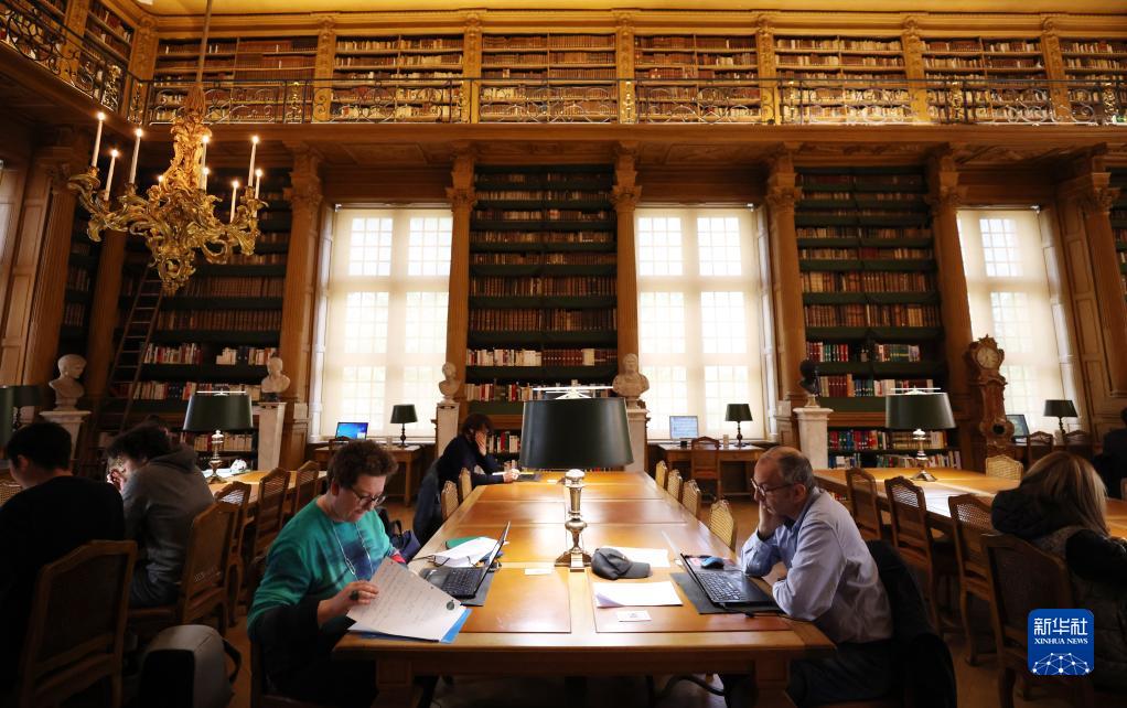 走进图书馆——法国最古老的公共图书馆：马扎然图书馆