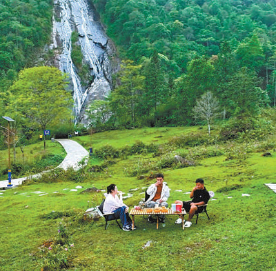 揽山林胜景 赏生态奇观