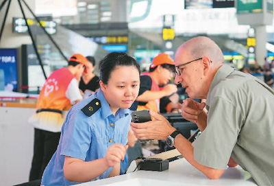 四川“铁路+文旅”：助力暑期游市场跑出“加速度”