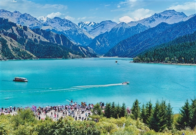 天山天池引客来