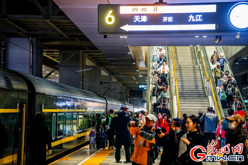 跨越四省览胜景 旅游专列解锁春日文旅新玩法 跨越四省览胜景 旅游专列解锁春日文旅新玩法
