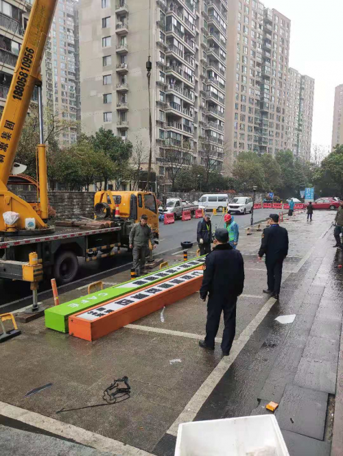 打造美丽风景线 杭州滨江开展户外广告专项整治行动