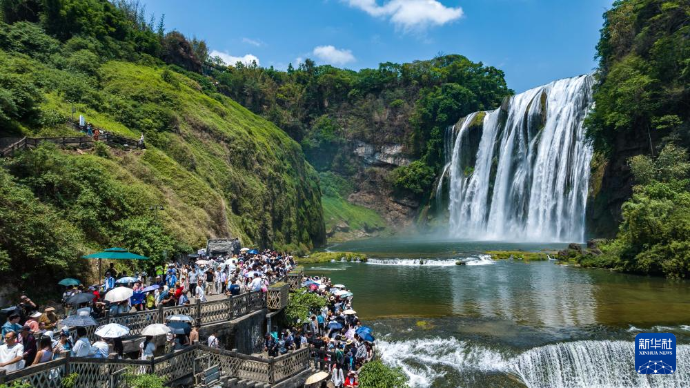 五一假期旅游消费市场活力十足