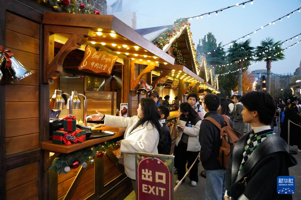 北京环球度假区“冬季假日”主题活动开启