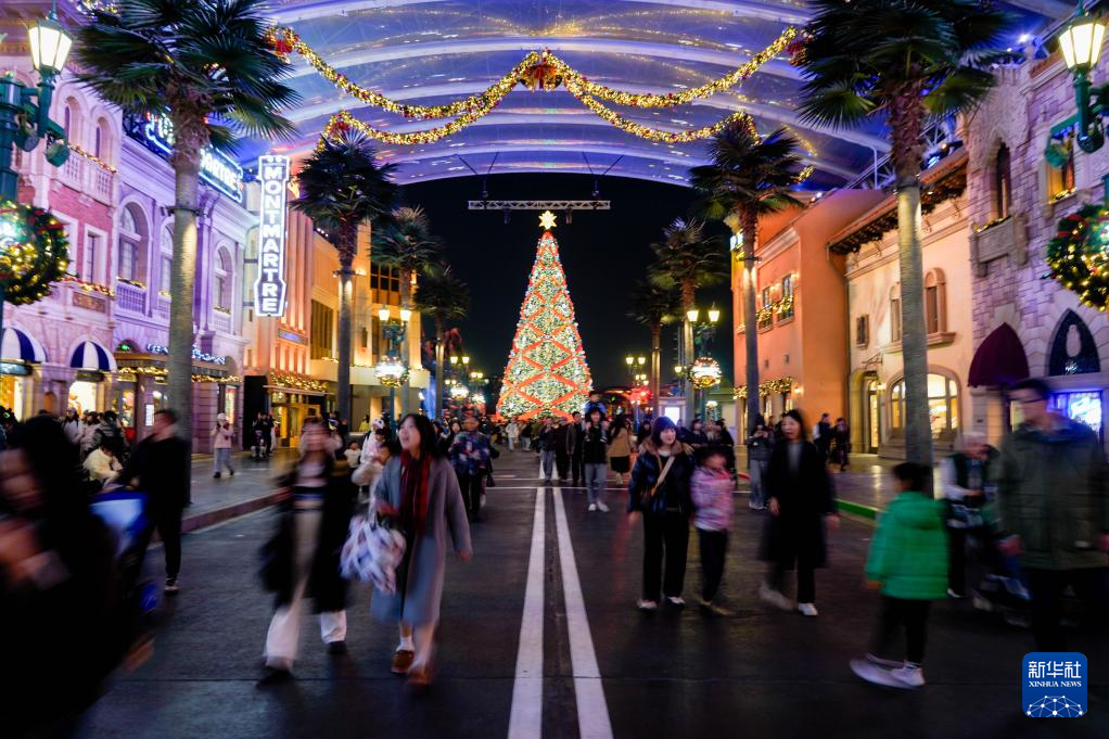 北京环球度假区“冬季假日”主题活动开启