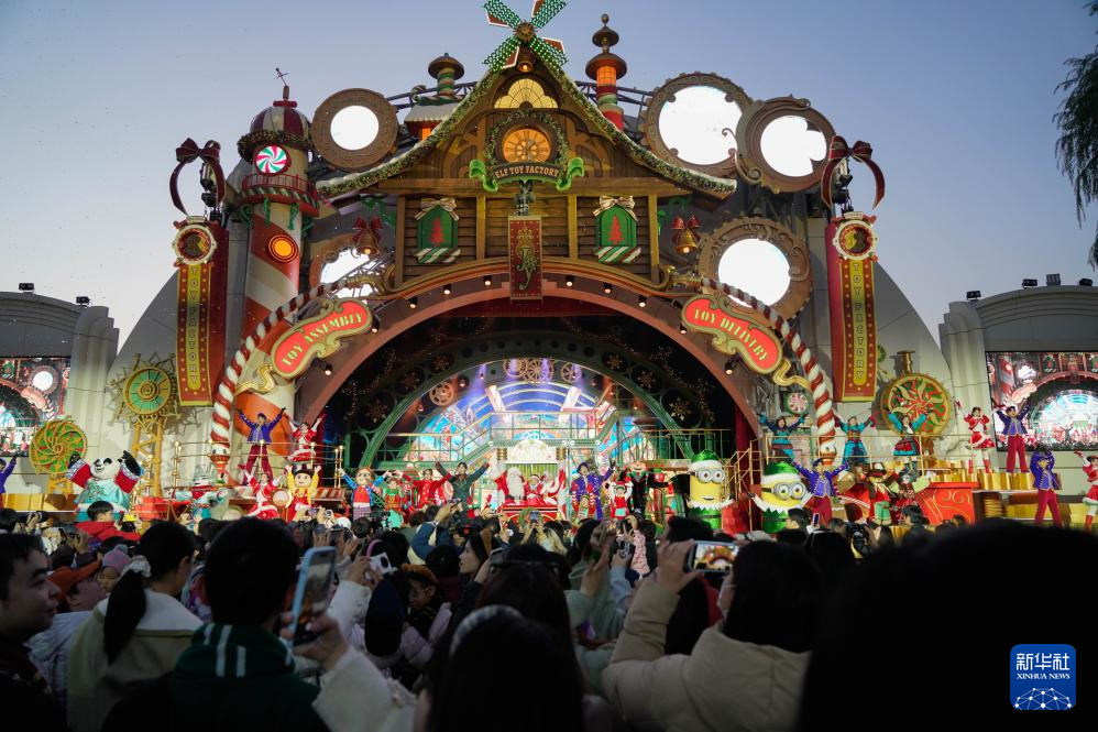 北京环球度假区“冬季假日”主题活动开启