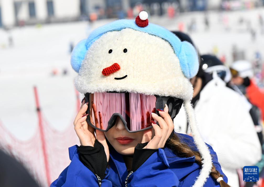 山东青岛:“冰雪文旅”持续升温