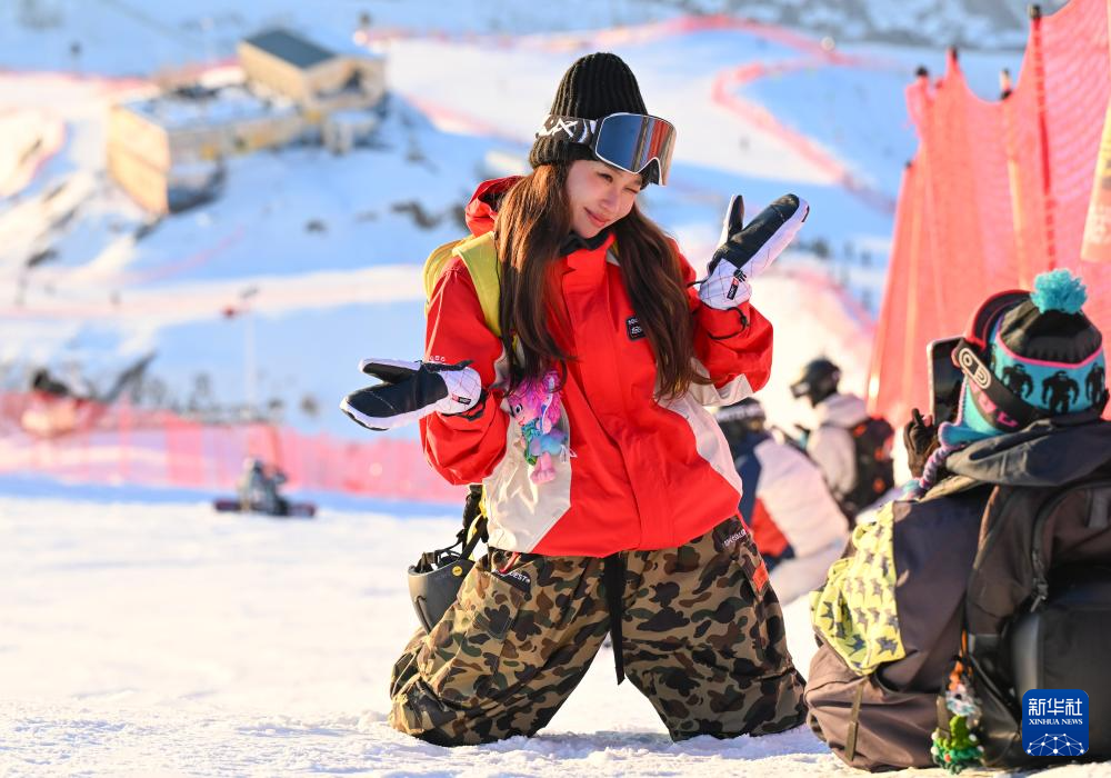 春节假期后新疆阿勒泰滑雪场热度不减