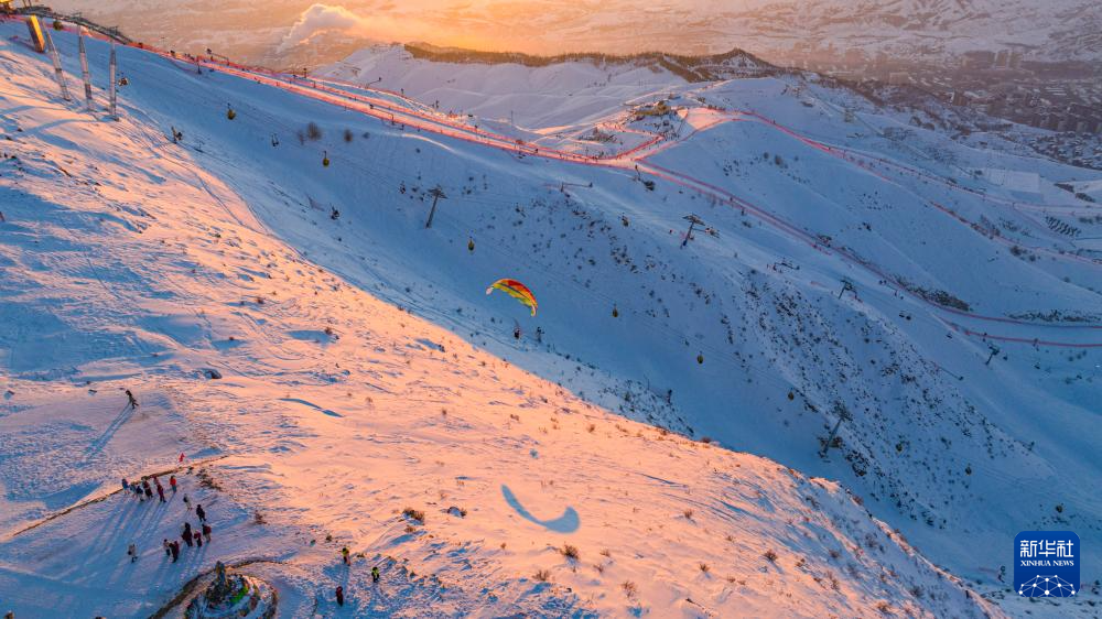 春节假期后新疆阿勒泰滑雪场热度不减