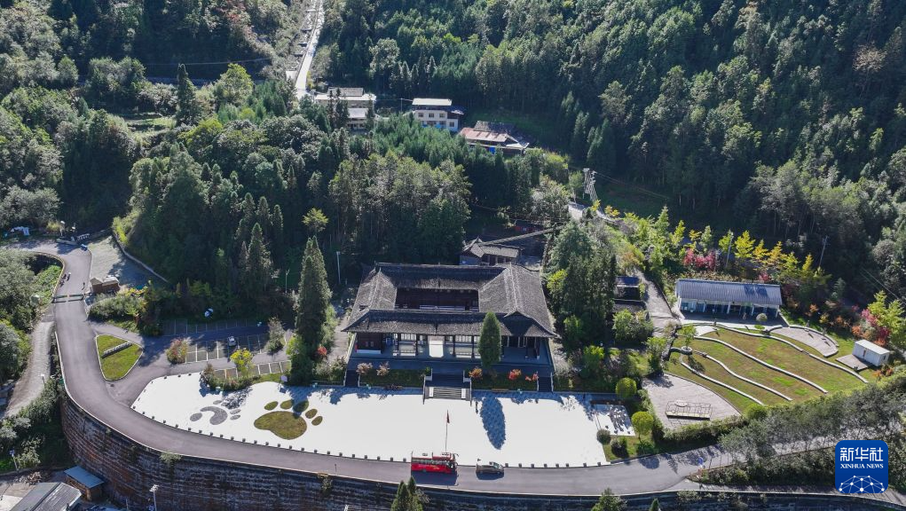 四川宝兴:依托大熊猫构建生态文旅产业链